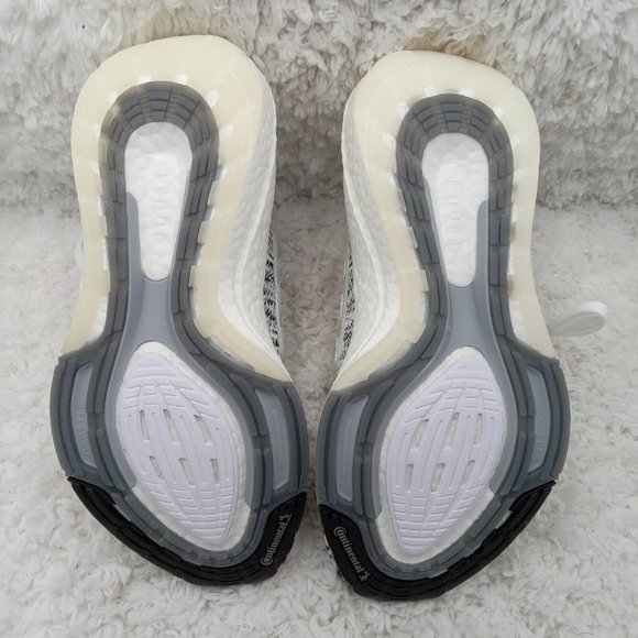 Adidas Running Shoes Womens 6 UltraBoost 21 Oreo White Black Sneakers GV7712 - Picture 6 of 9